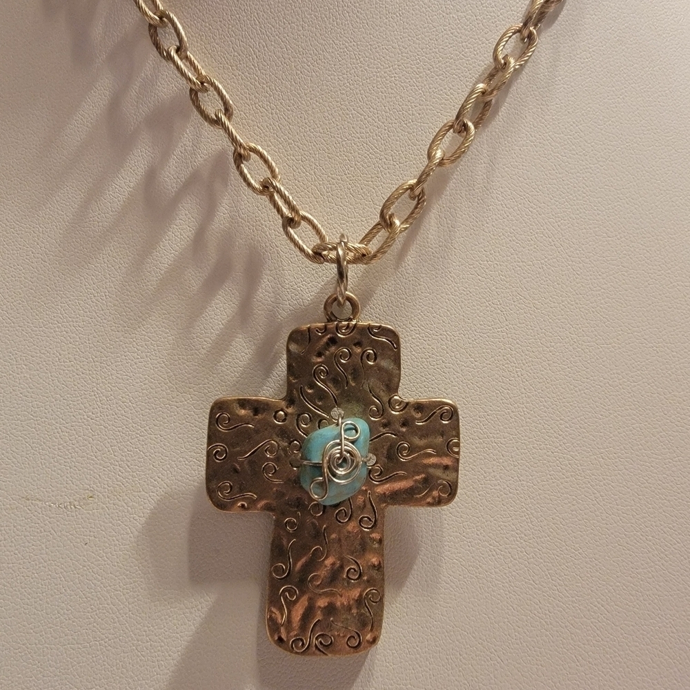Matte Goldtone Cut Link Chain Necklace with Cross Pendent - Picture 2 of 5